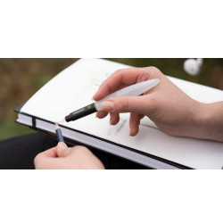 Derwent fine pen for refilling ink with a brush tip
