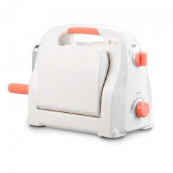 DP Craft cutting and embossing machine