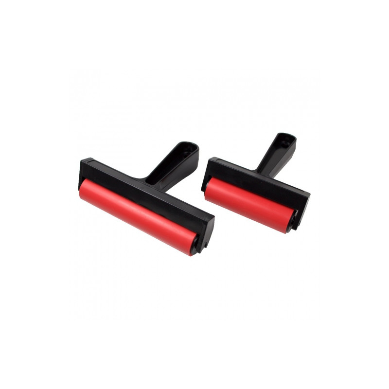Rubber roller with a plastic handle